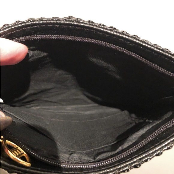 Glam Black Evening Purse w/ Gold charm!!! Like New!!! - Picture 5 of 5